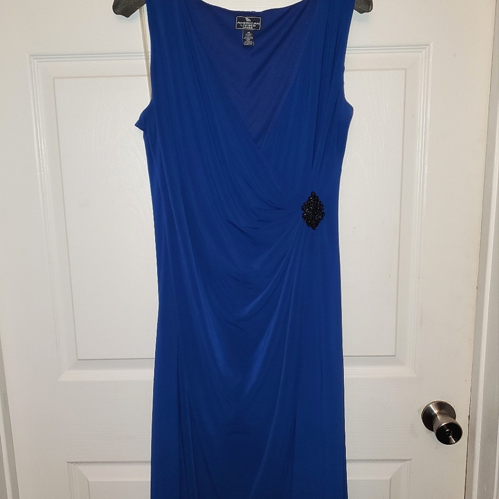 Sleeveless dress V-shaped crossover front size 16